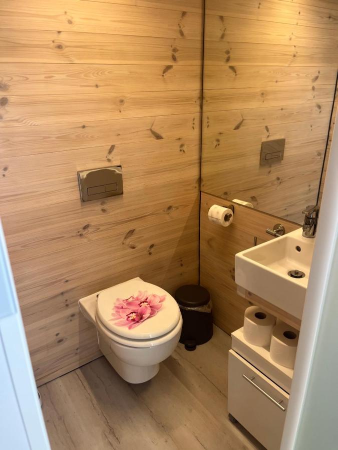 Hausboot Jeknic Hotell Saarbrücken Exteriör bild